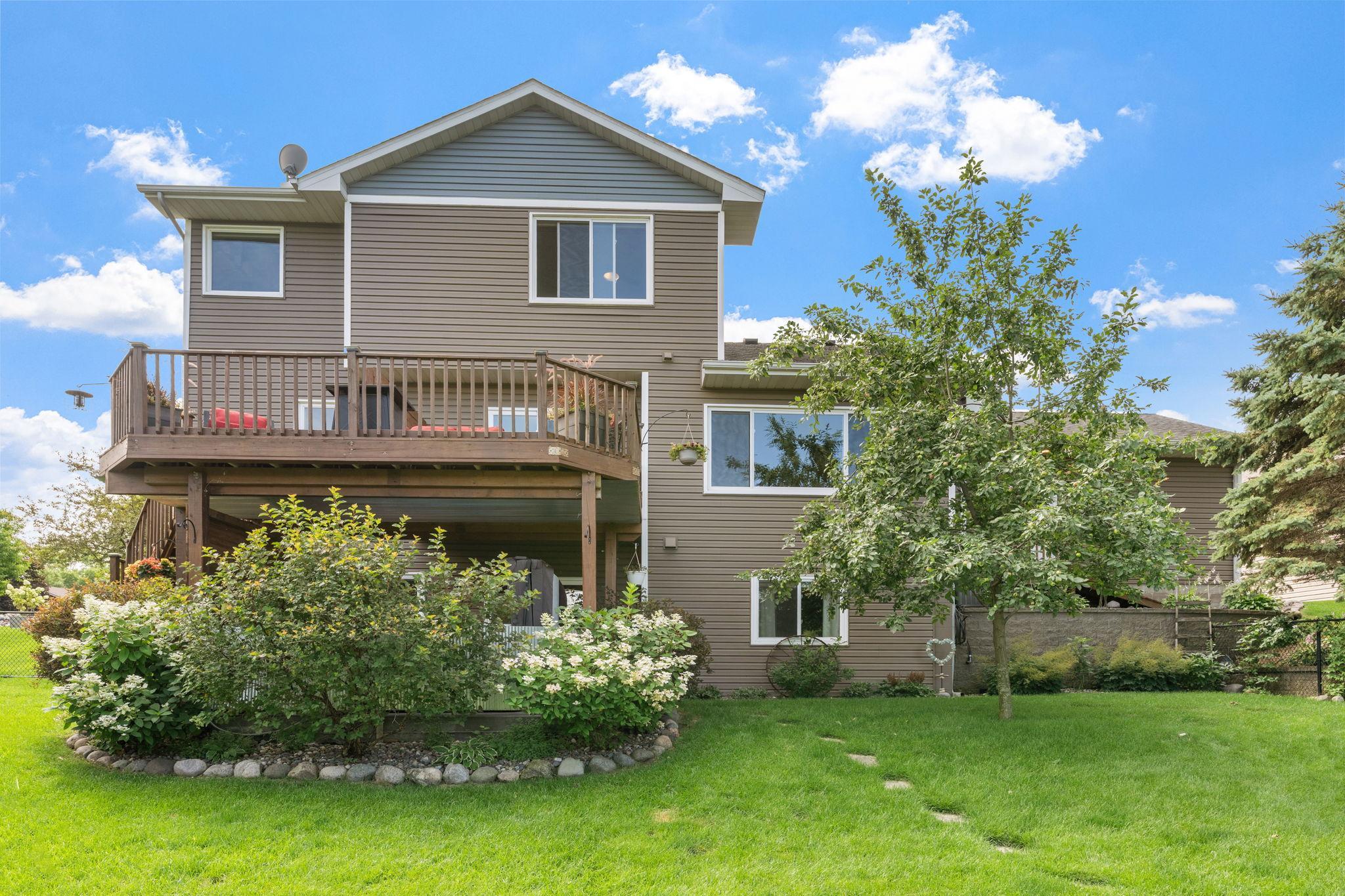 13-web-or-mls-5741 145th Ct NW-9.jpg