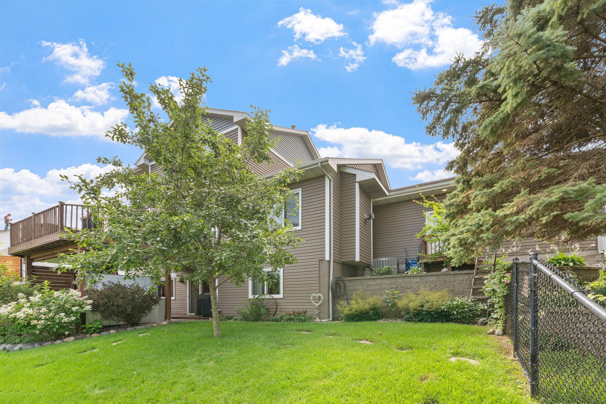 23-web-or-mls-5741 145th Ct NW-10.jpg