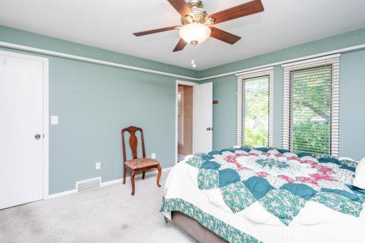 2474 W Country Club Drive S, Fargo, ND 58103