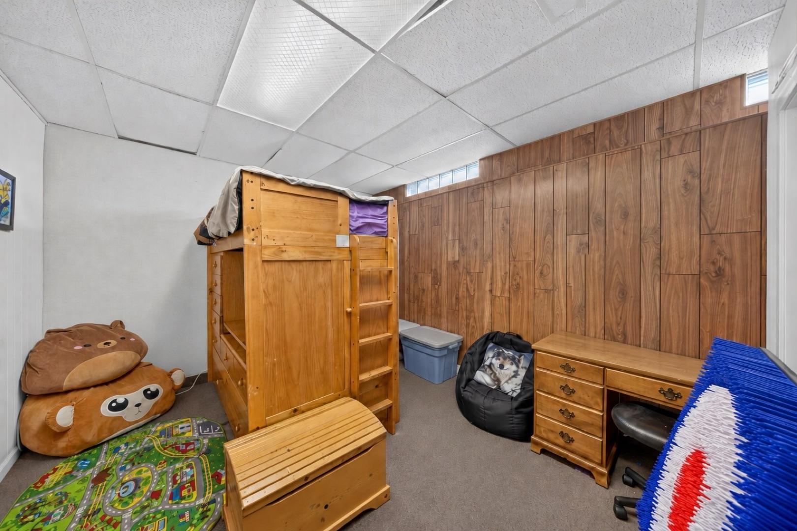 Some non structural items in the photo have been virtually staged.