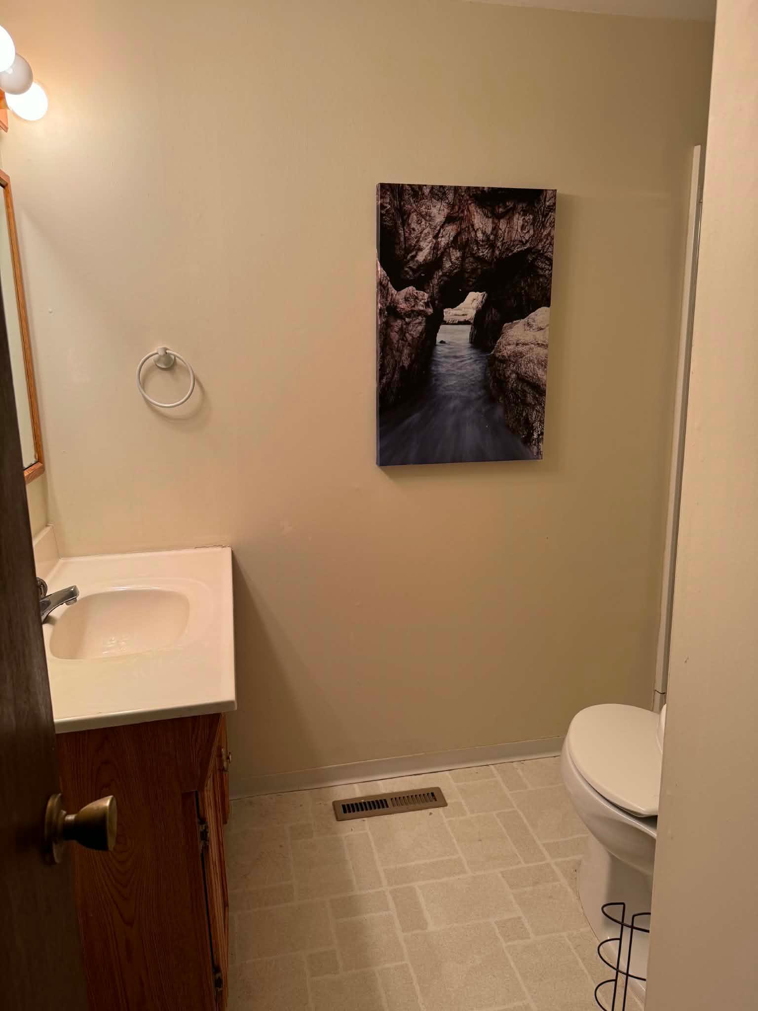 Extra Space Full bath