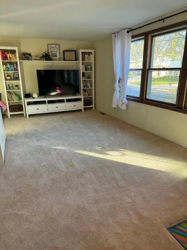 1010 Foothills Circle, Albert Lea, MN 56007