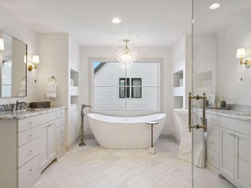 655 Callahan Place, Mendota Heights, MN 55118