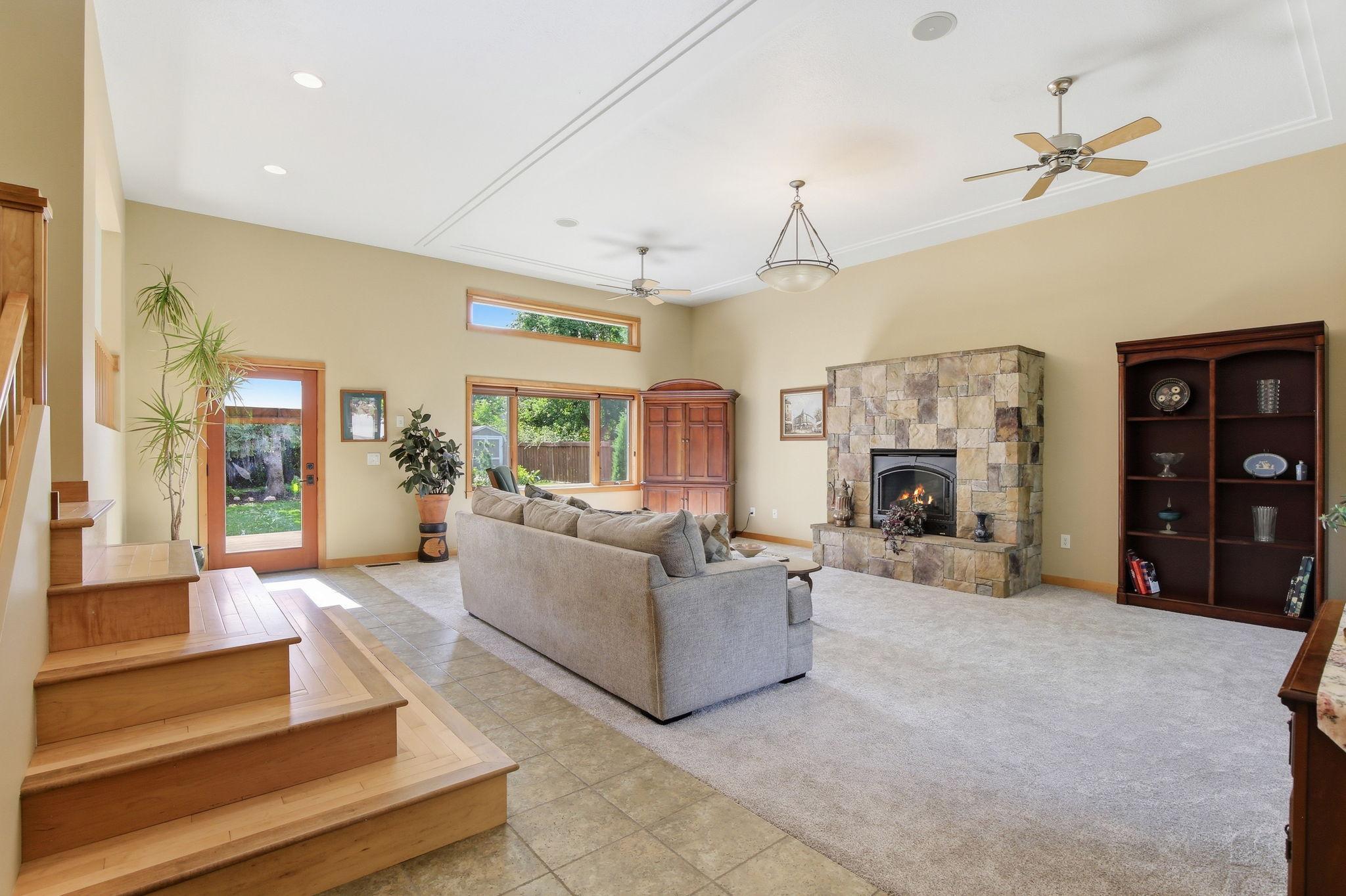 1400 Lia DR Living Room- 11 foot Ceilings!