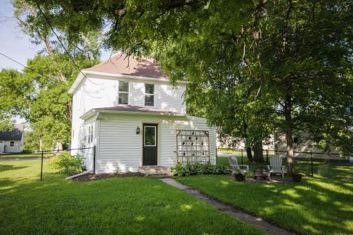 716 Lyndale Avenue, Morris, MN 56267