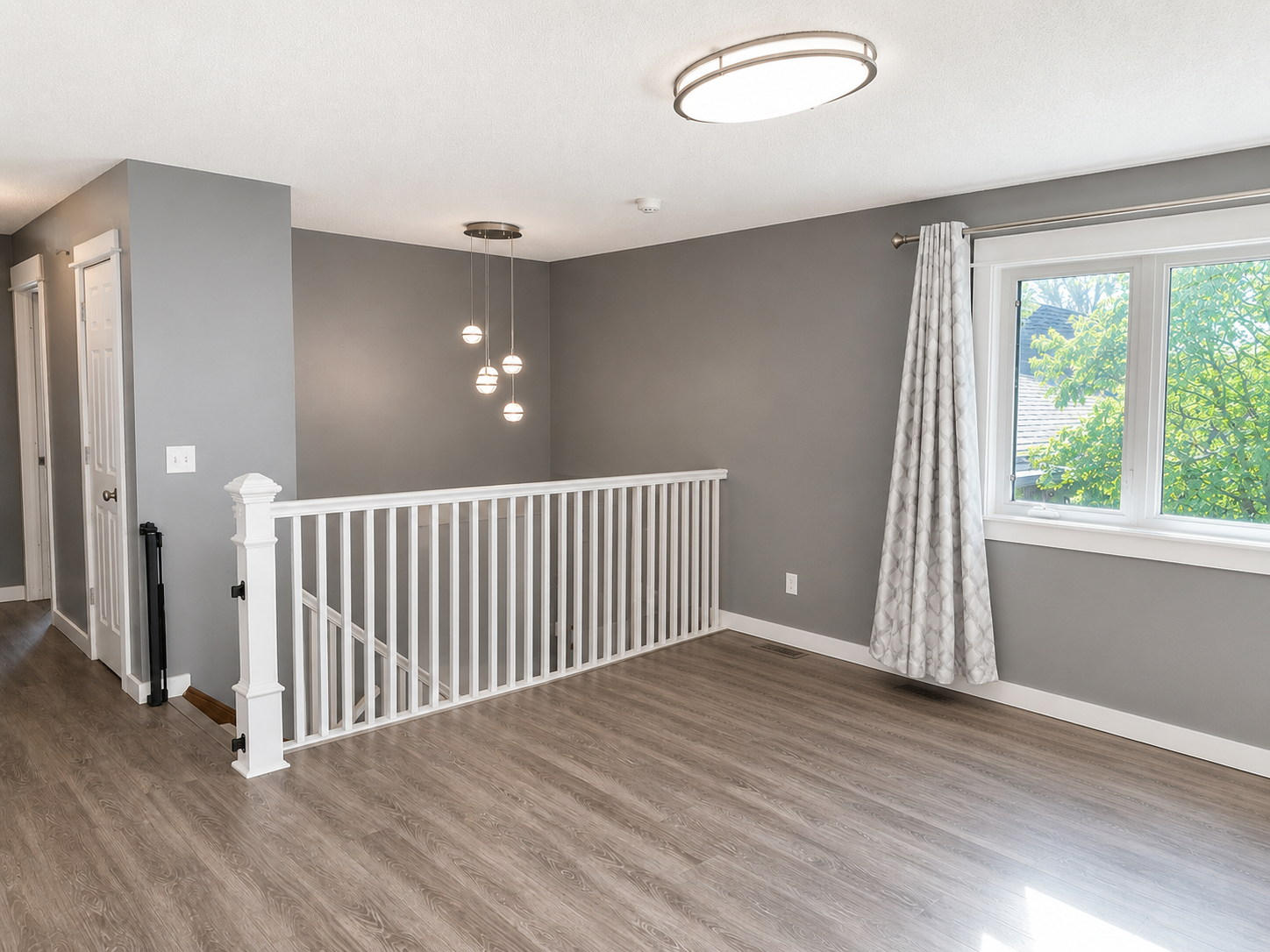 Updated floor, paint and fixtures