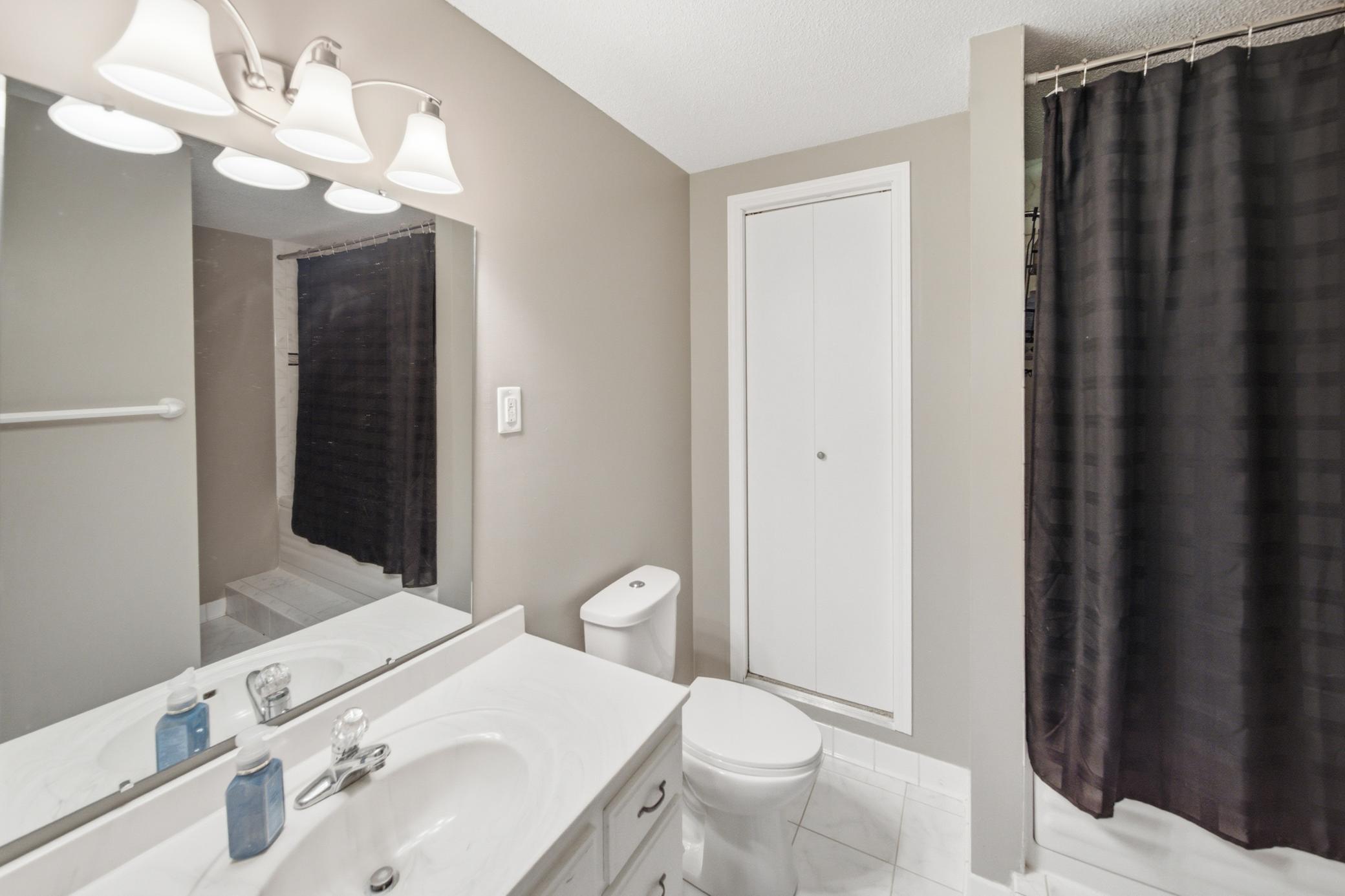 Connected bathroom to Bed 3