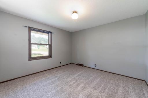 33385 Sibley Heights Lane, Le Sueur, MN 56058