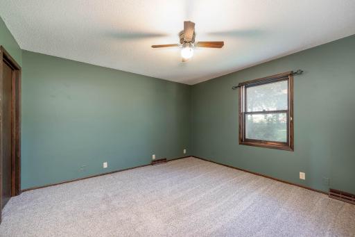 33385 Sibley Heights Lane, Le Sueur, MN 56058