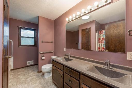 33385 Sibley Heights Lane, Le Sueur, MN 56058