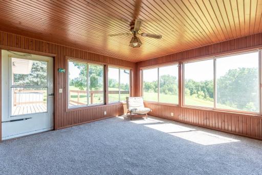 33385 Sibley Heights Lane, Le Sueur, MN 56058
