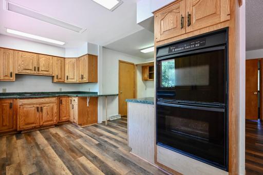 9 Kitchen II.jpg