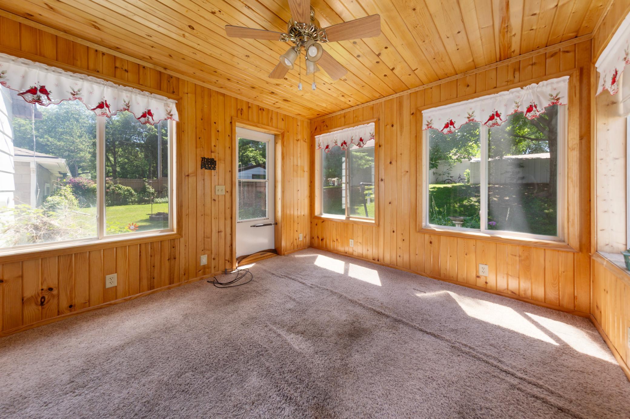 Three season porch
