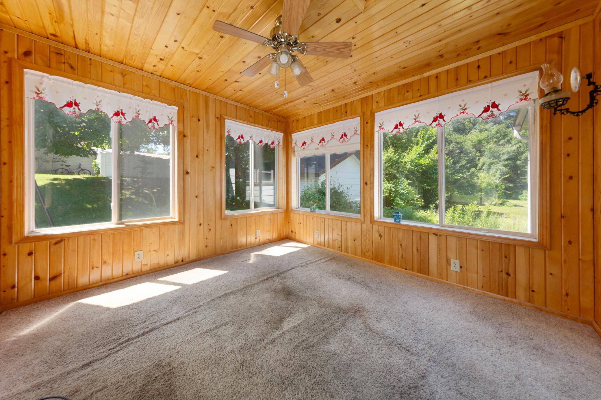 Three season porch