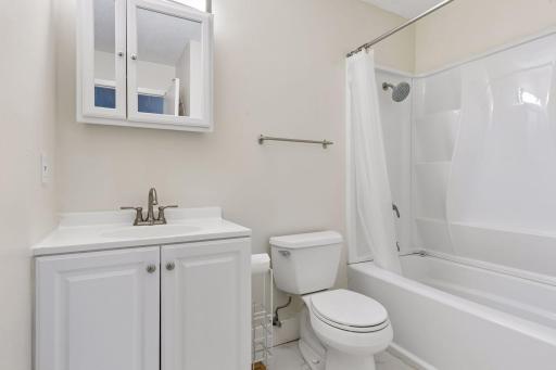 1304 W Medicine Lake Drive, 320, Minneapolis, MN 55441
