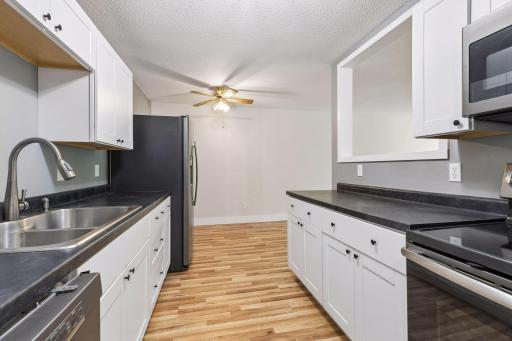 1304 W Medicine Lake Drive, 320, Minneapolis, MN 55441
