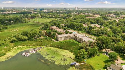 1304 W Medicine Lake Drive, 320, Minneapolis, MN 55441