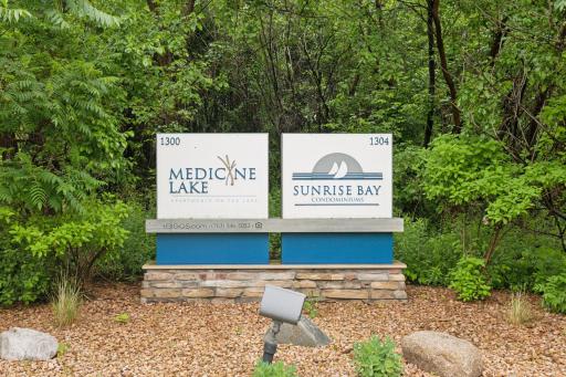 1304 W Medicine Lake Drive, 320, Minneapolis, MN 55441