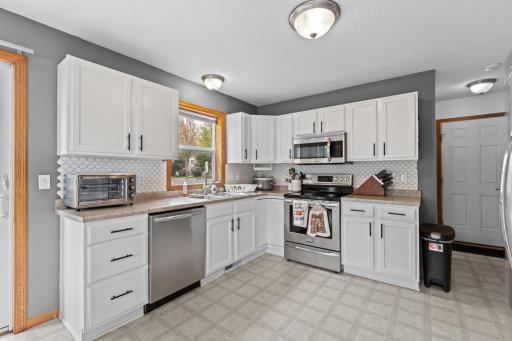 805 3rd Avenue NE, Plainview, MN 55964