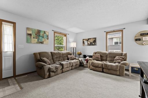805 3rd Avenue NE, Plainview, MN 55964
