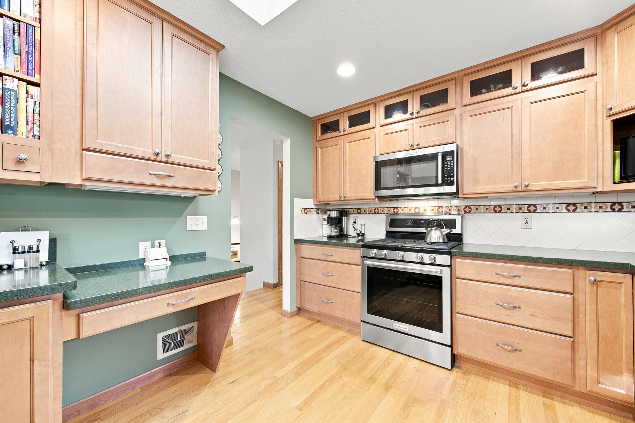 Beautiful kitchen with new appliances in the last couple years!