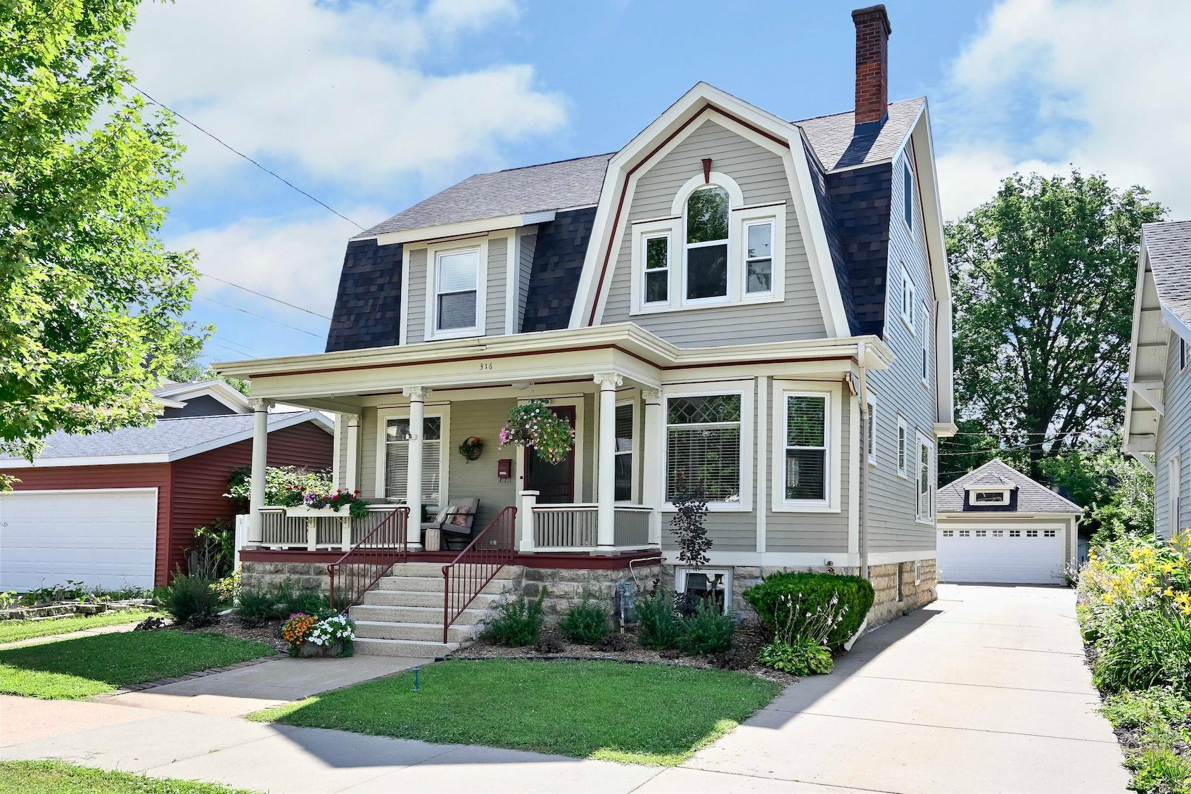 1 Front & Garage.jpg