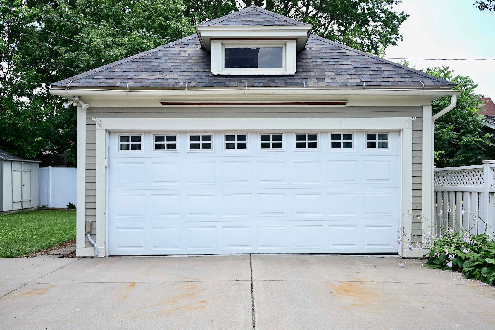 40 Garage.jpg