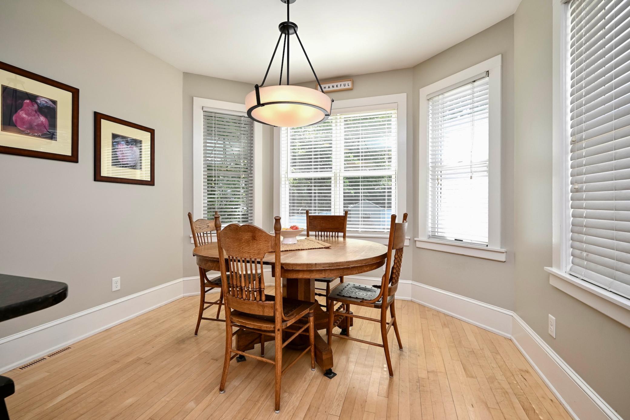 11 Kitchen Dining Area.jpg