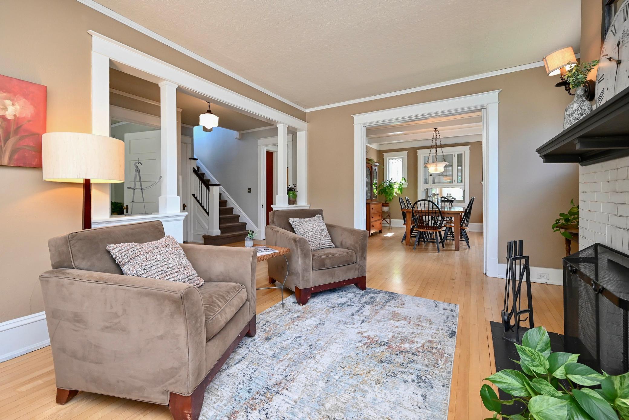 8 Living Rm into Dining Rm.jpg