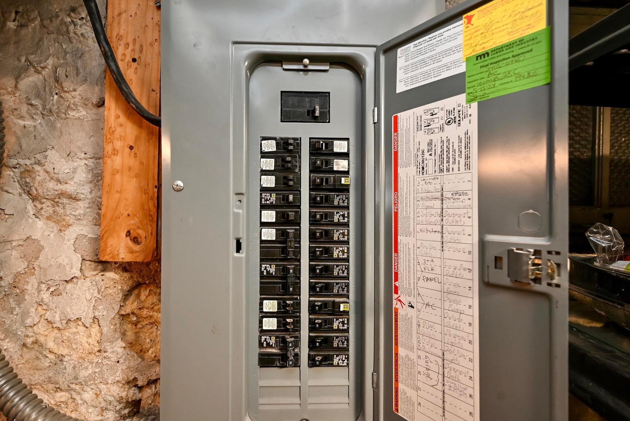 35 Electrical Panel.jpg
