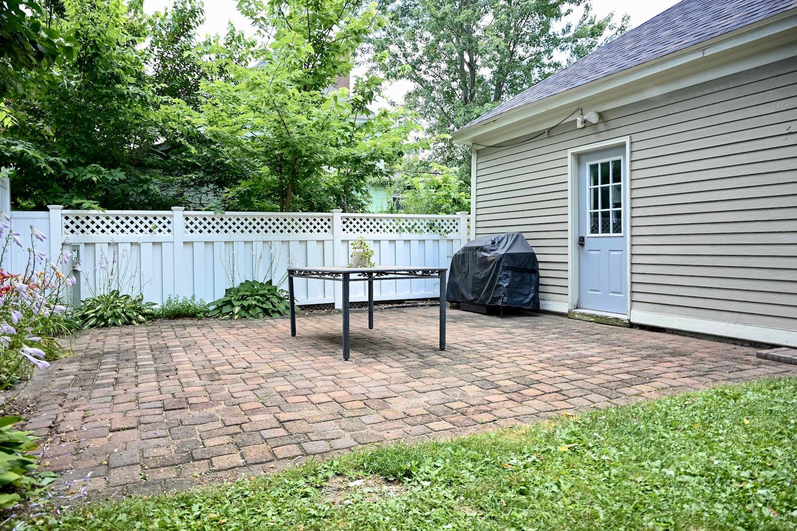 37 Back Patio.jpg