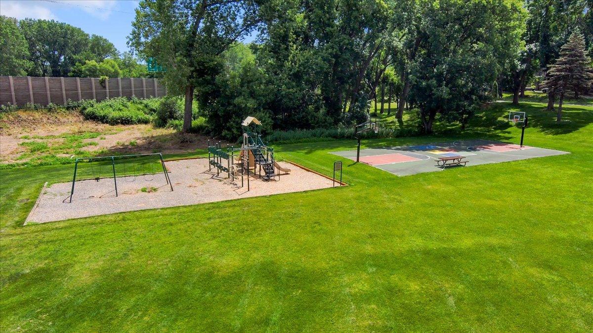 12738 Gordon Dr