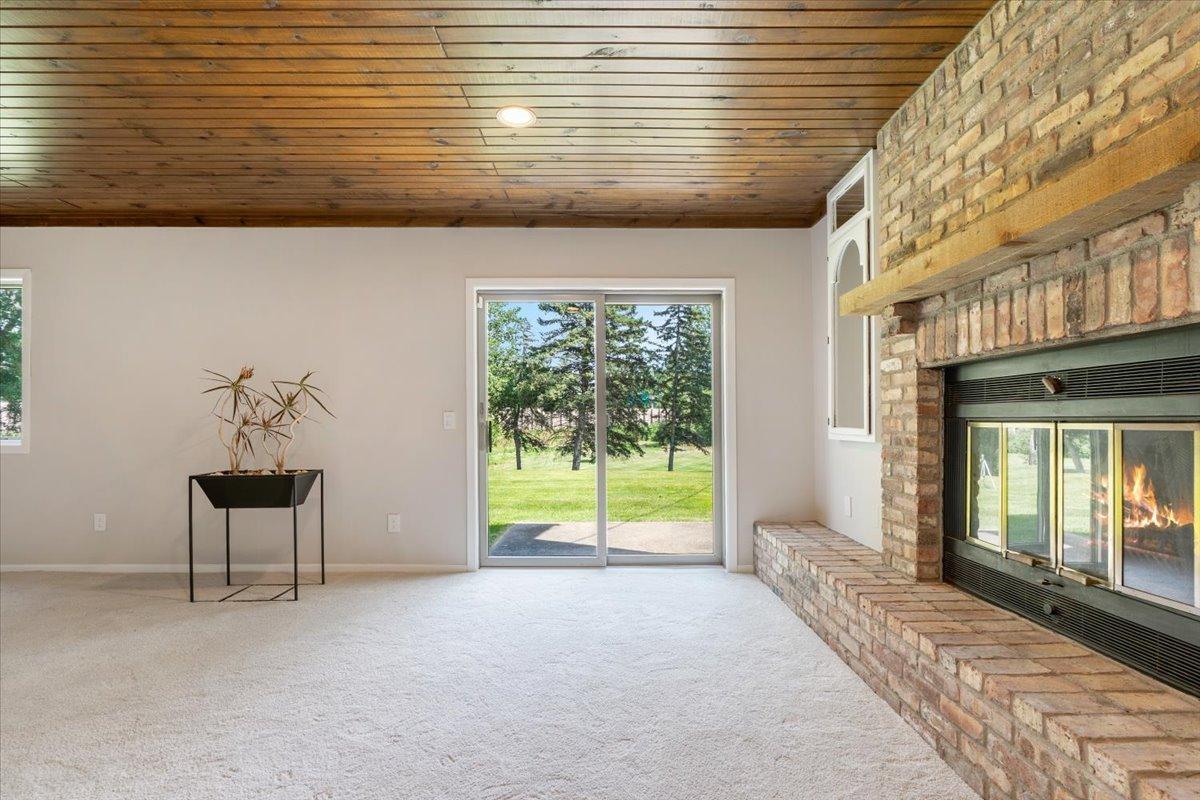 12738 Gordon Dr