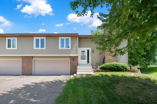Photo for 13986 Herald Way, Apple Valley, MN 55124 - listing #7111065 13986 Herald Way, Apple Valley, MN 55124