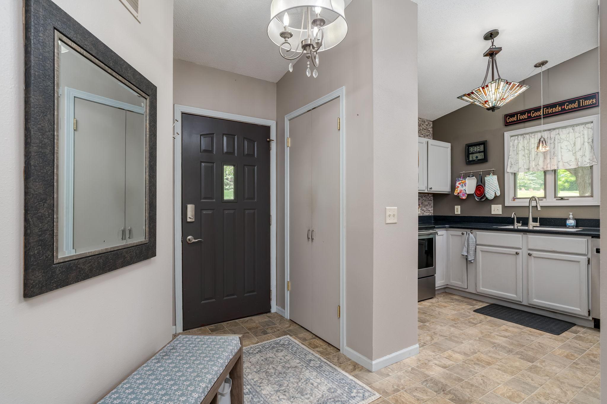 26-web-or-mls-6105-shamrock-dr.jpg
