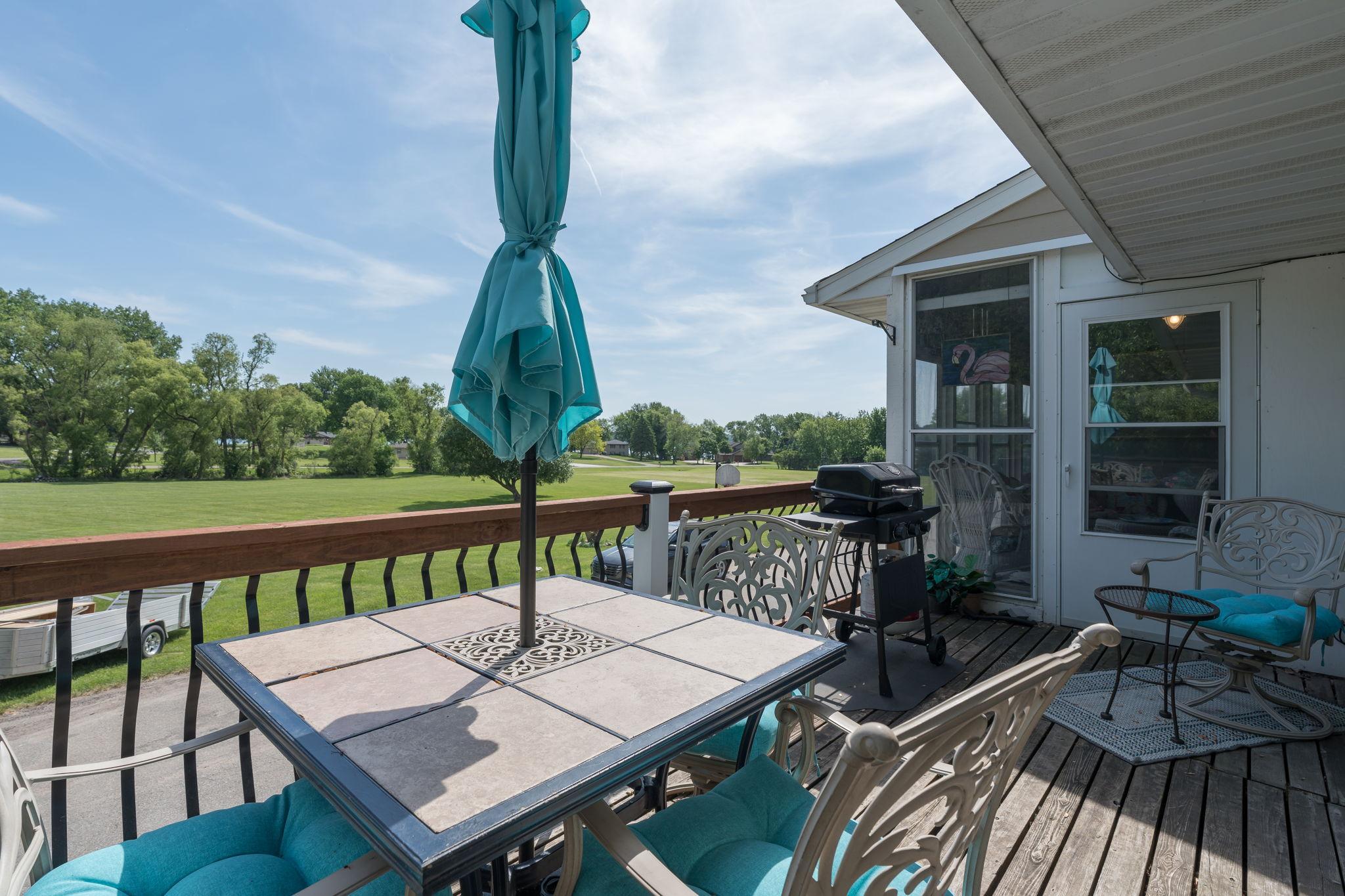 42-web-or-mls-6105-shamrock-dr.jpg