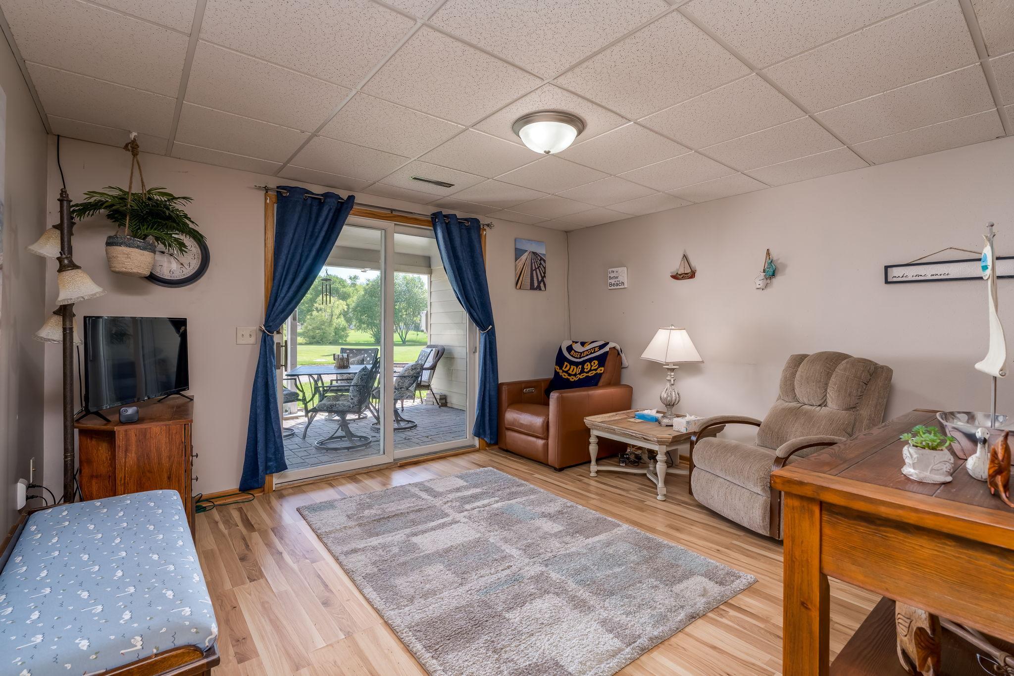 50-web-or-mls-6105-shamrock-dr.jpg