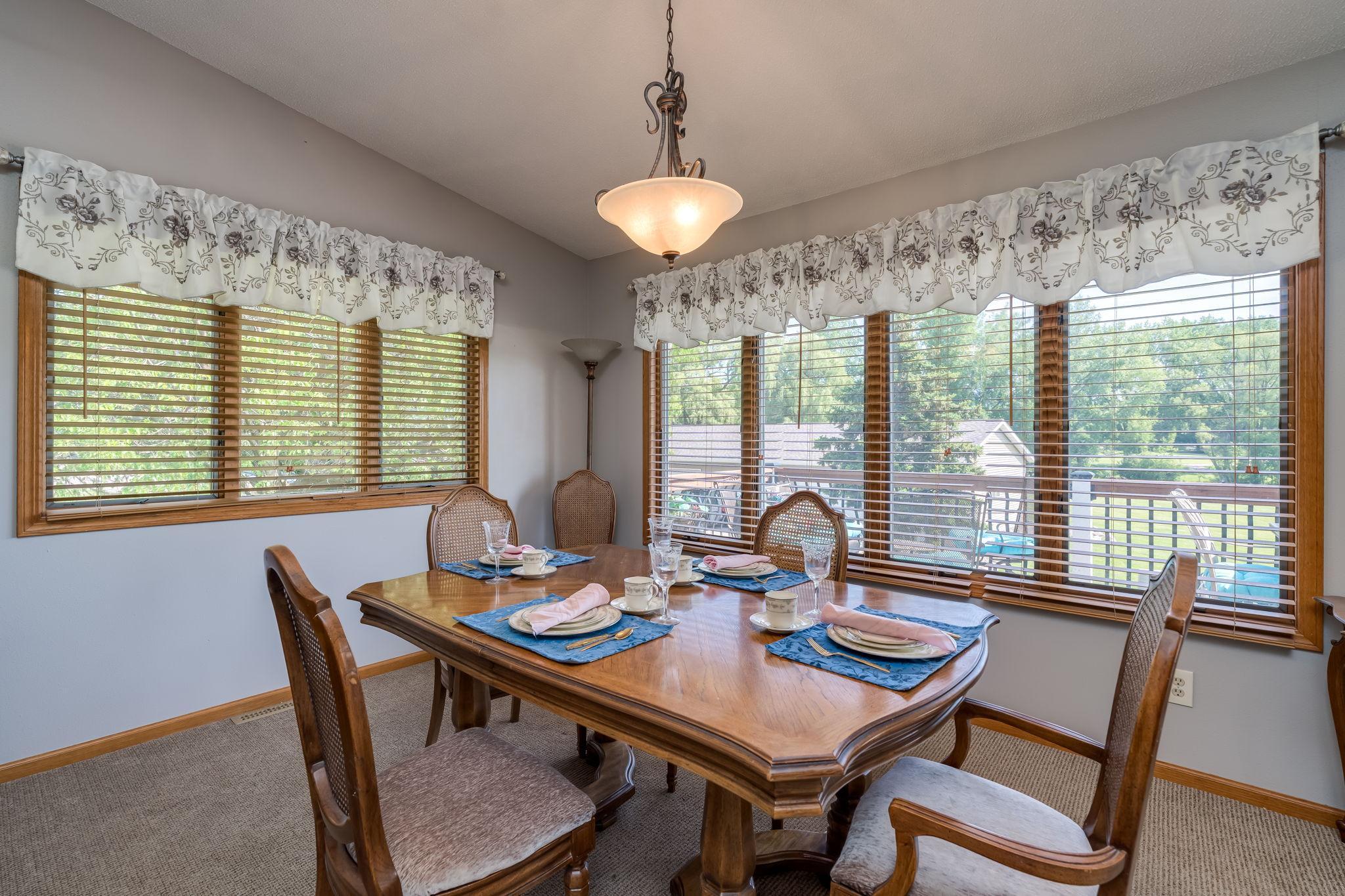 33-web-or-mls-6105-shamrock-dr.jpg