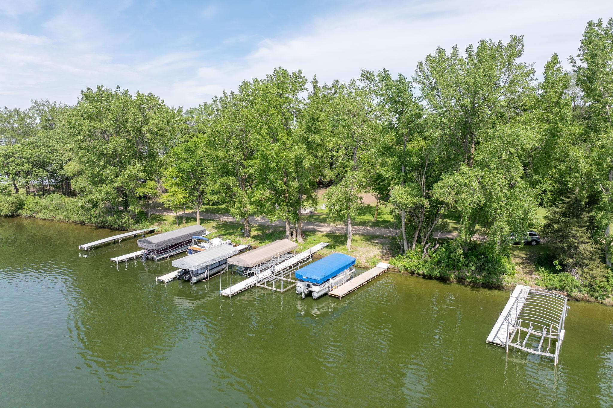 86-web-or-mls-6105-shamrock-dr.jpg