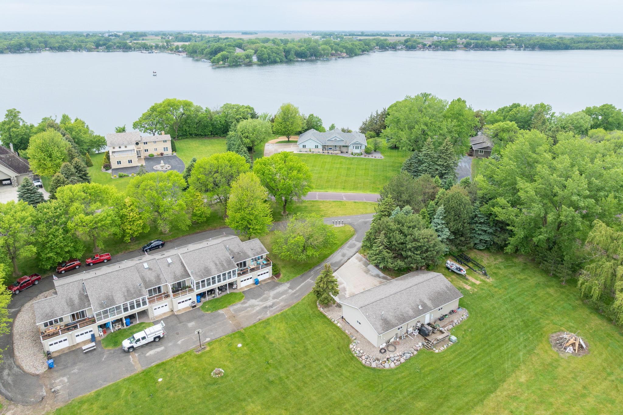4-web-or-mls-6105-shamrock-dr.jpg