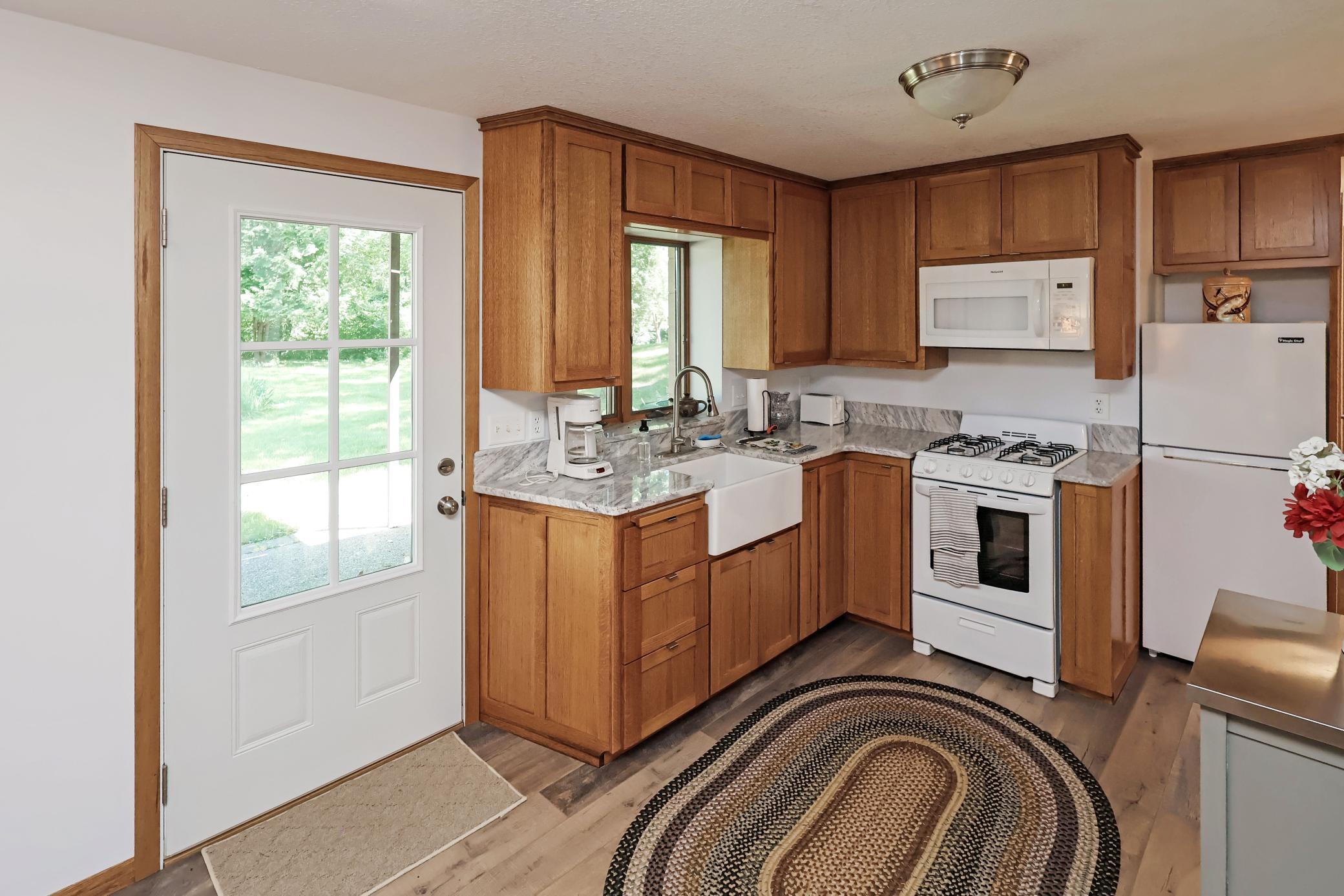 Lower level kitchenette.jpg