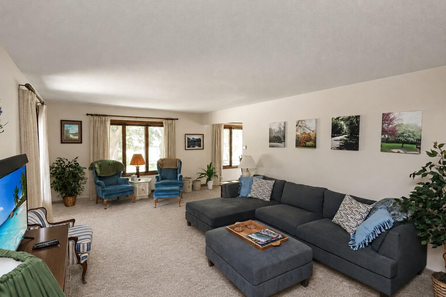 Living room view (Seller is ready to install New Carpet).jpg