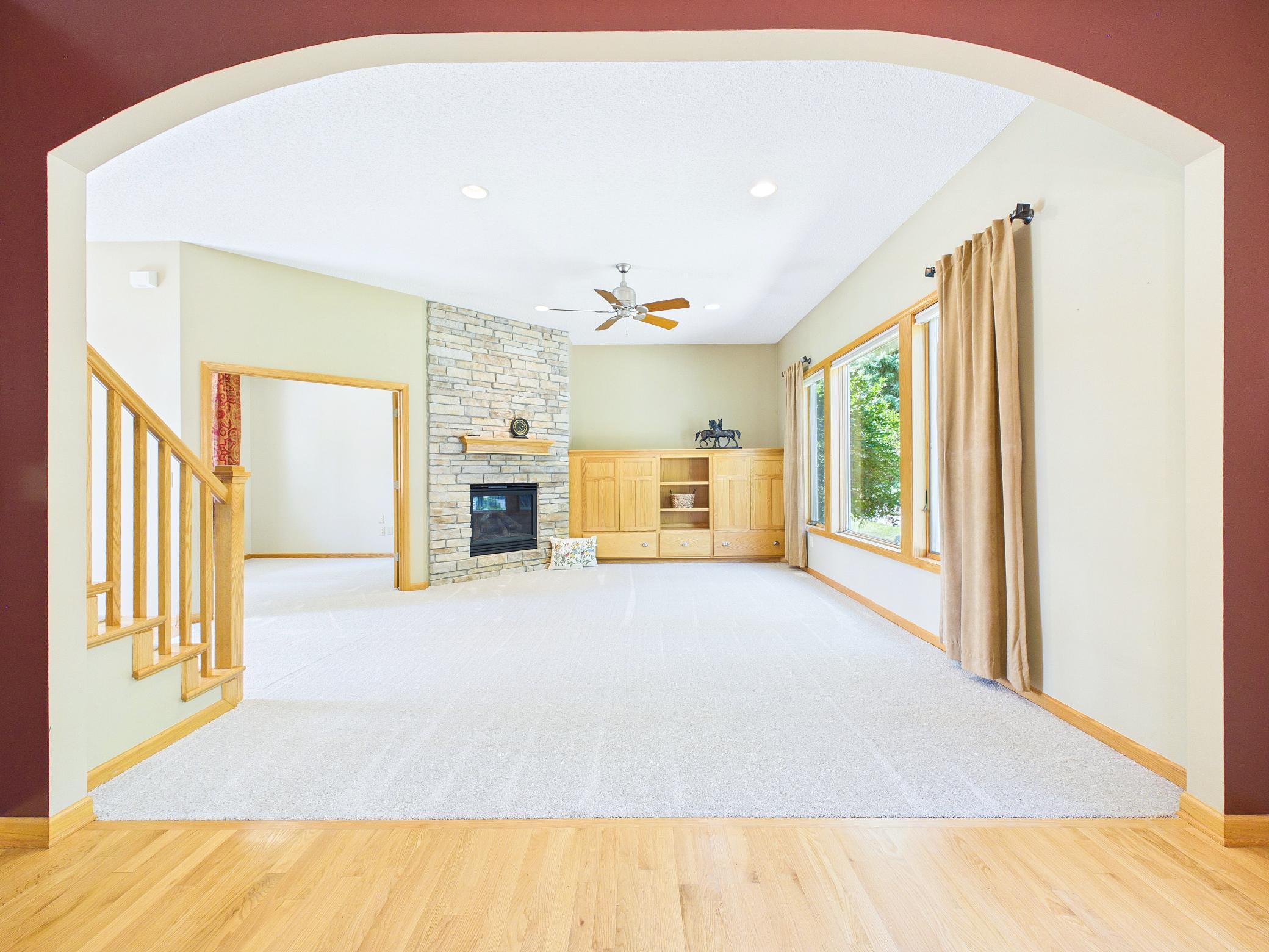LIVING ROOM.jpg