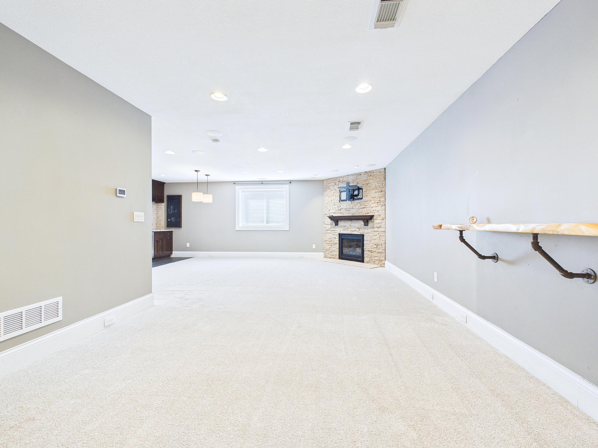 FAM ROOM FIREPLACE 2.jpg