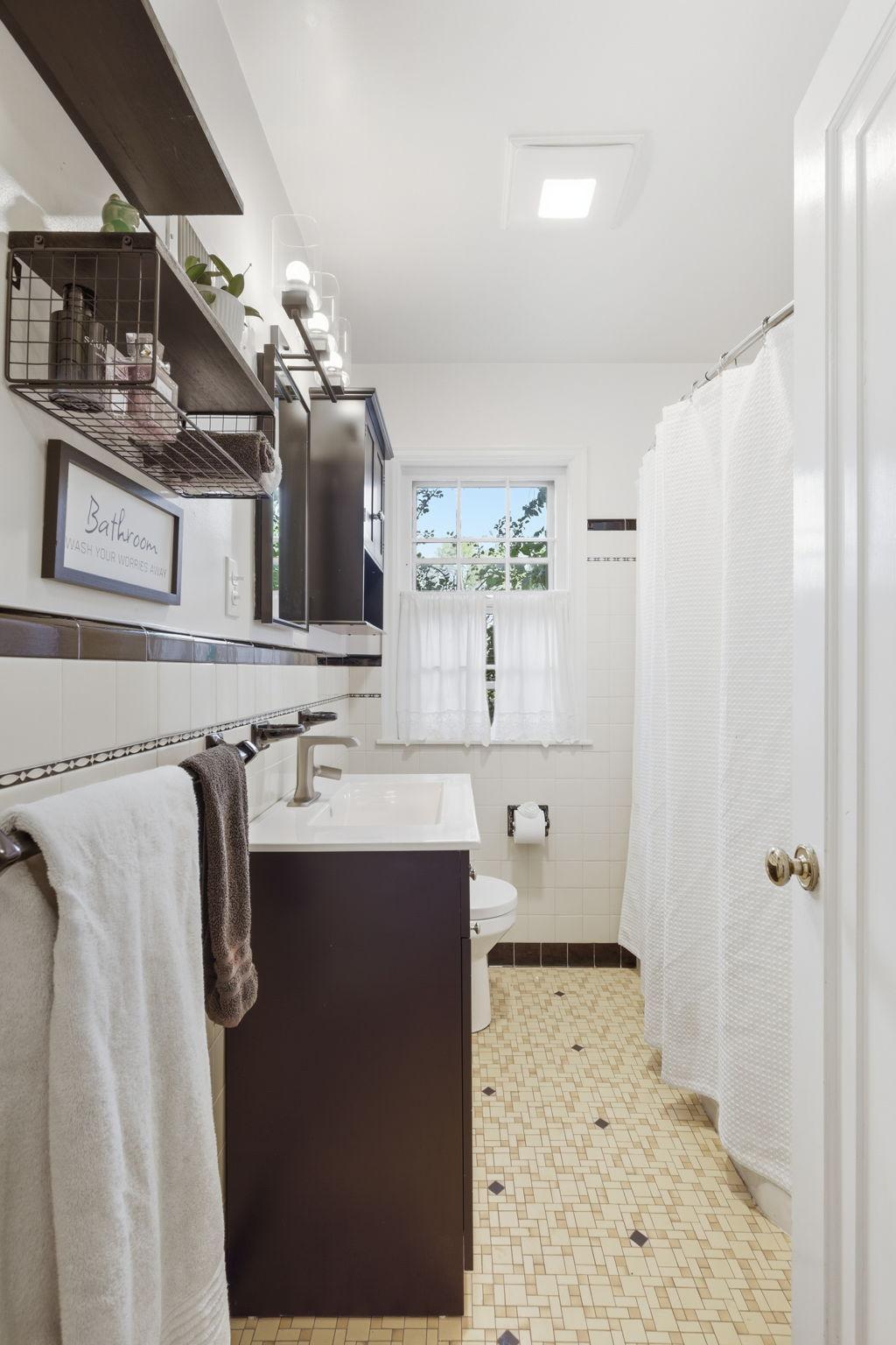 Main floor full bath