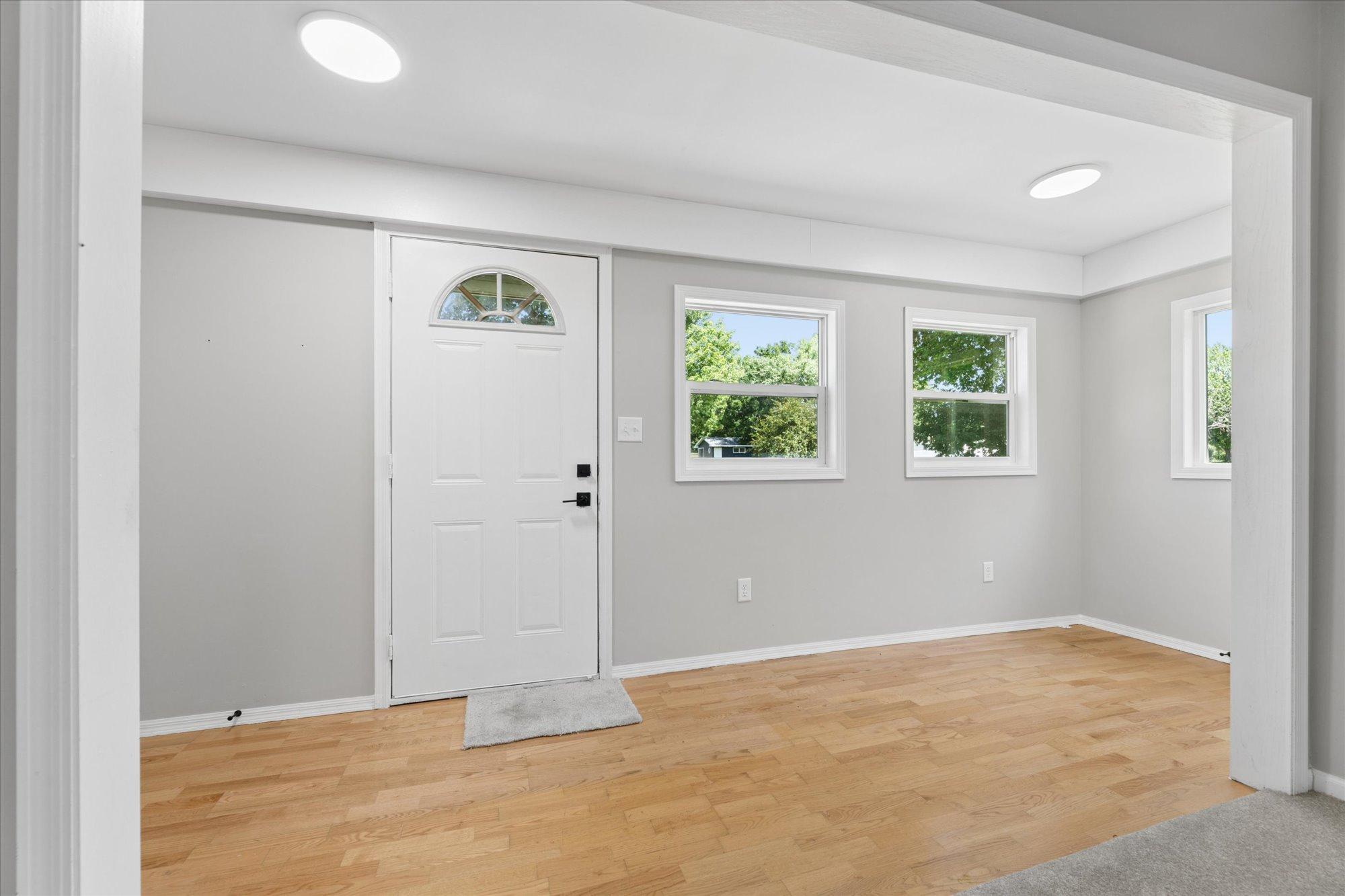 10-403 S Holcombe Ave, Litchfield, MN 55355_11.jpg