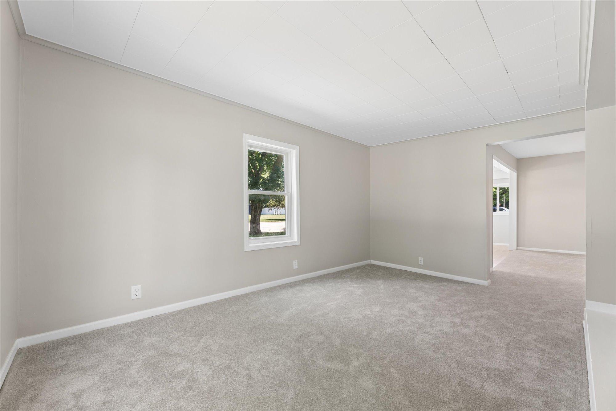 14-403 S Holcombe Ave, Litchfield, MN 55355_15.jpg