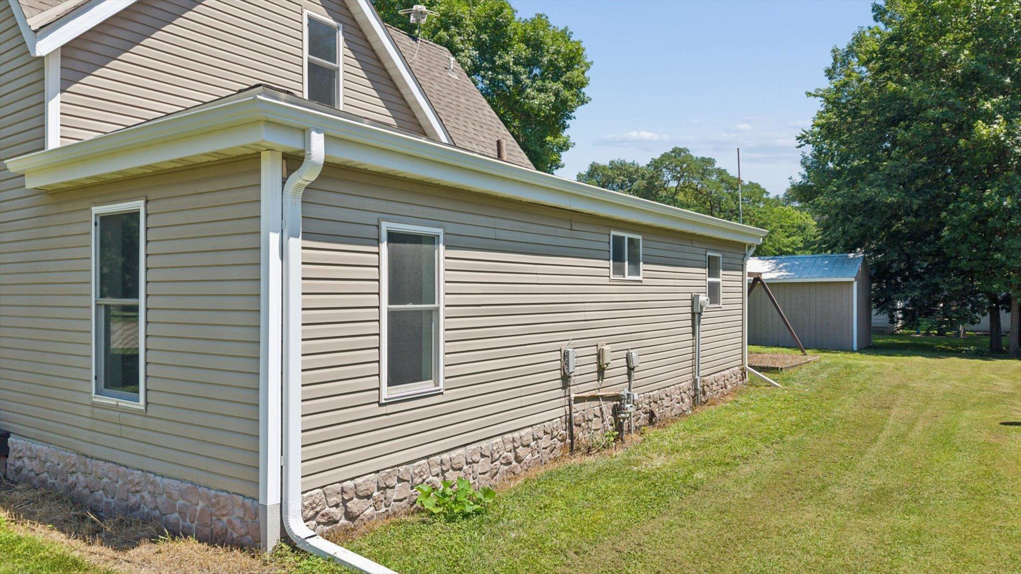 08-403 S Holcombe Ave, Litchfield, MN 55355_09.jpg