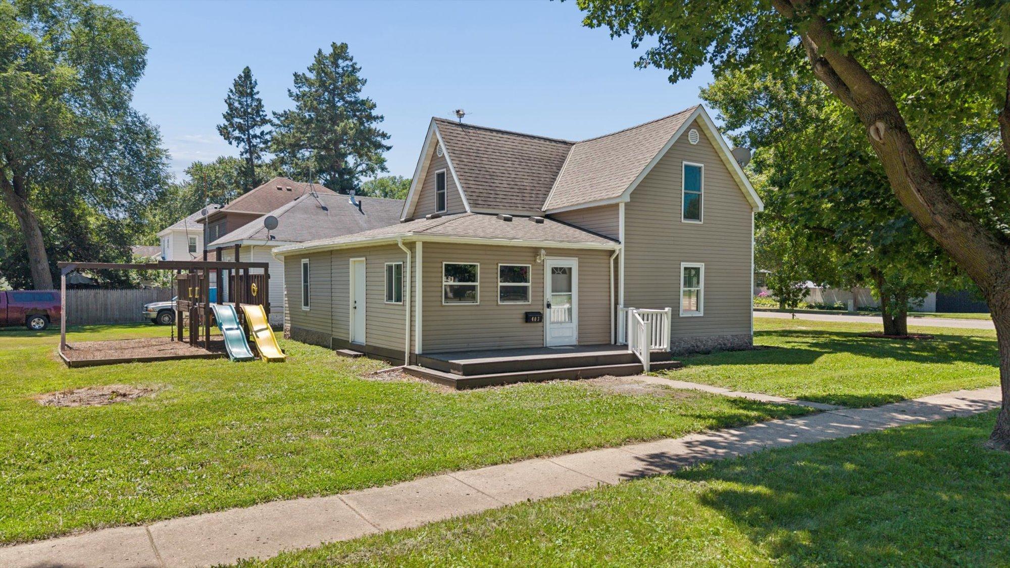 01-403 S Holcombe Ave, Litchfield, MN 55355_01.jpg