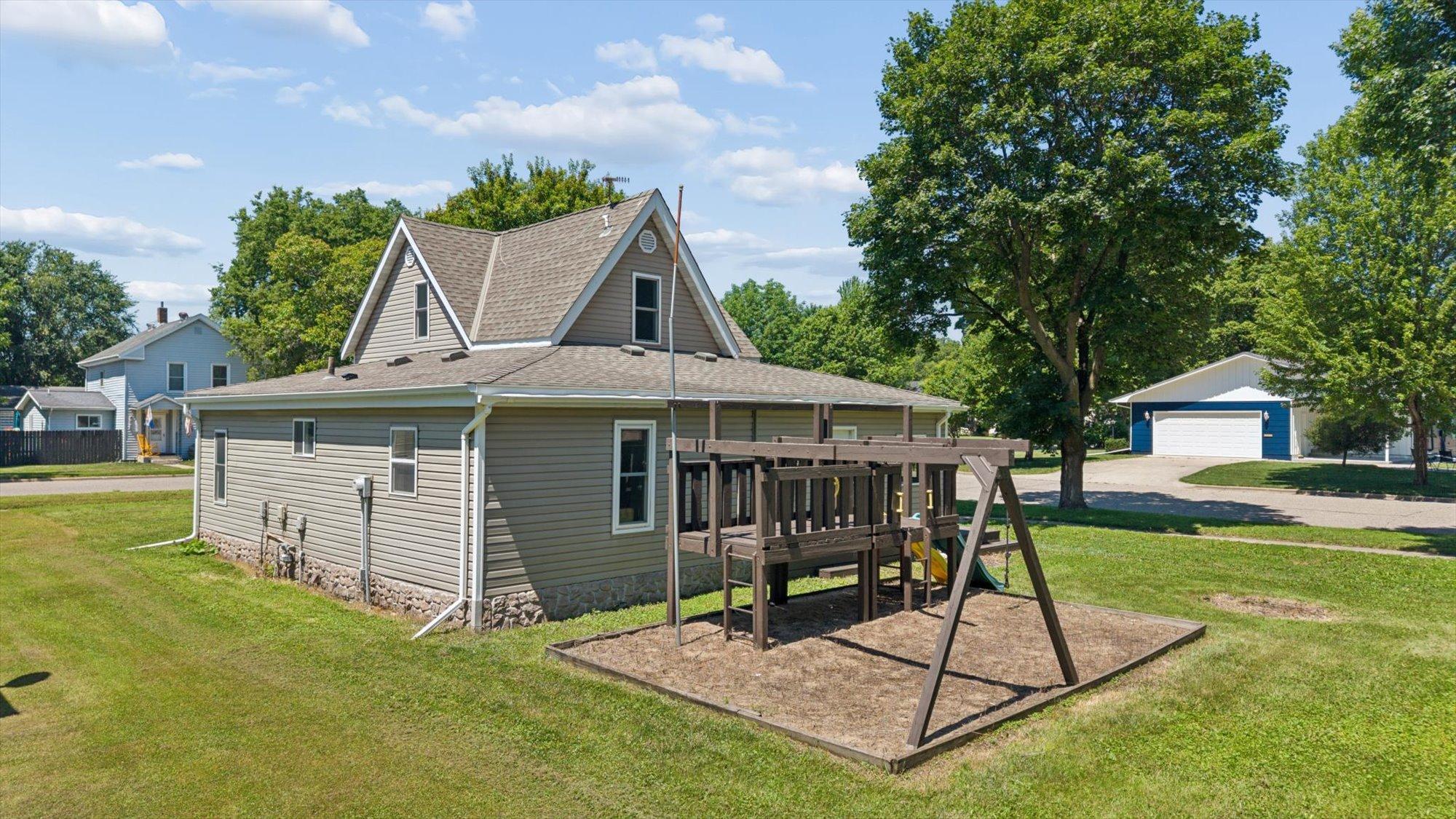 05-403 S Holcombe Ave, Litchfield, MN 55355_06.jpg